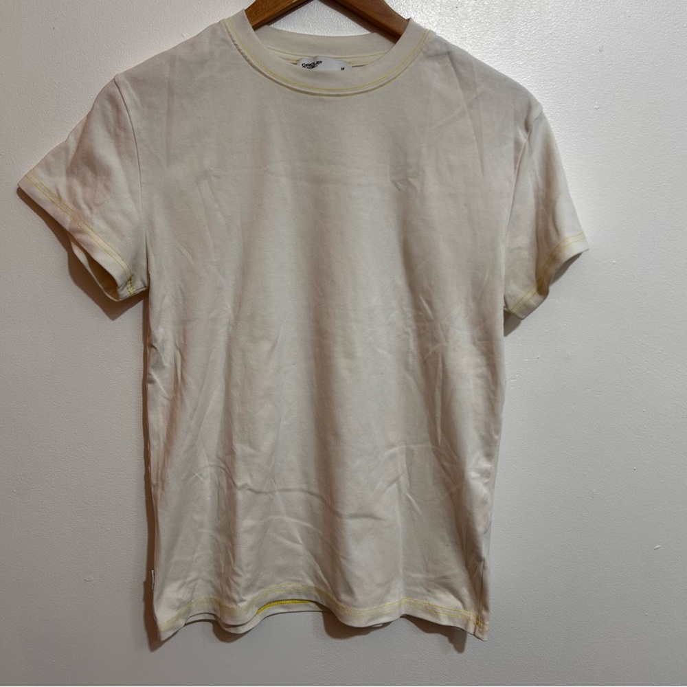 Cricle Cage Women’s T shirt Size Medium